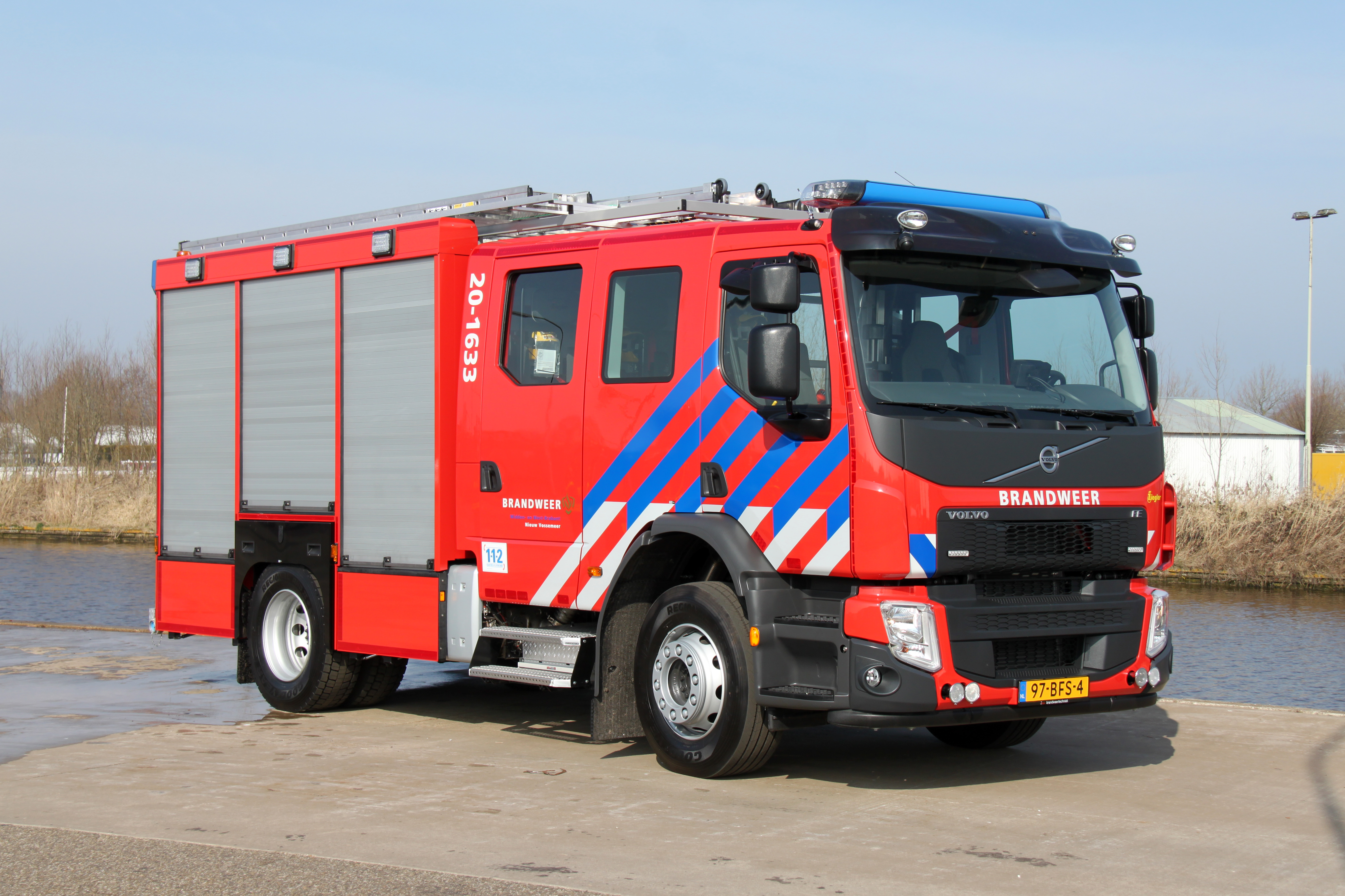Volvo FE brandweerwagen voor Nieuw-Vossemeer - Alex Miedema